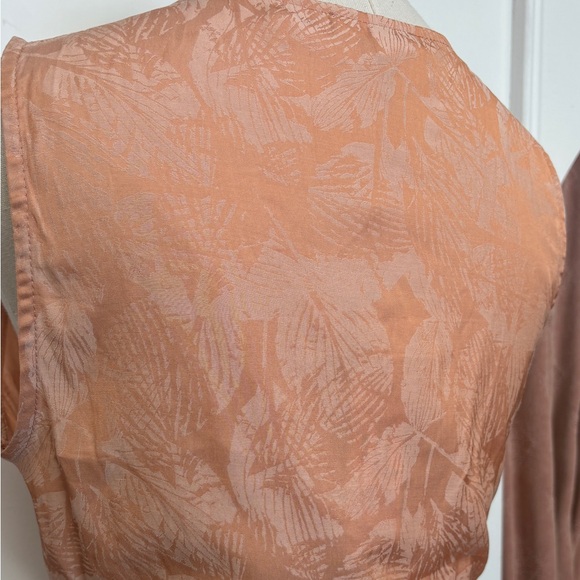 NWT Satin Jacquard Front Tie Crop Top - Picture 5 of 6